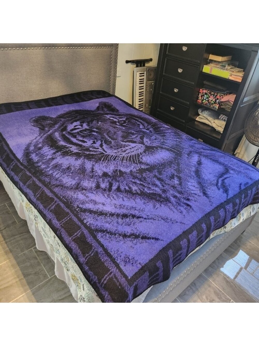 Plush Tiger Purple Black Reversible Blanket Double Size Vintage 1990s man cave - Picture 2 of 7